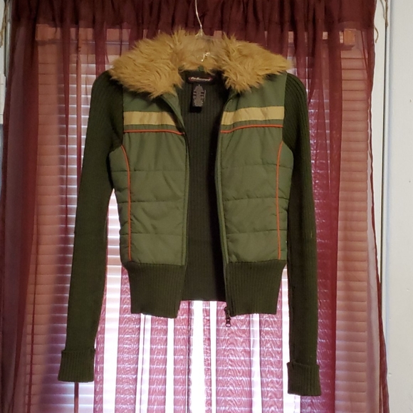 Green jacket with removable faux fur collar - Picture 8 of 9